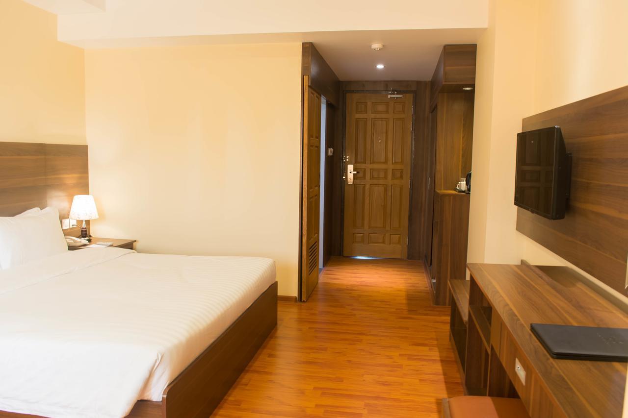 Silver Green Hotel Rangun Kültér fotó