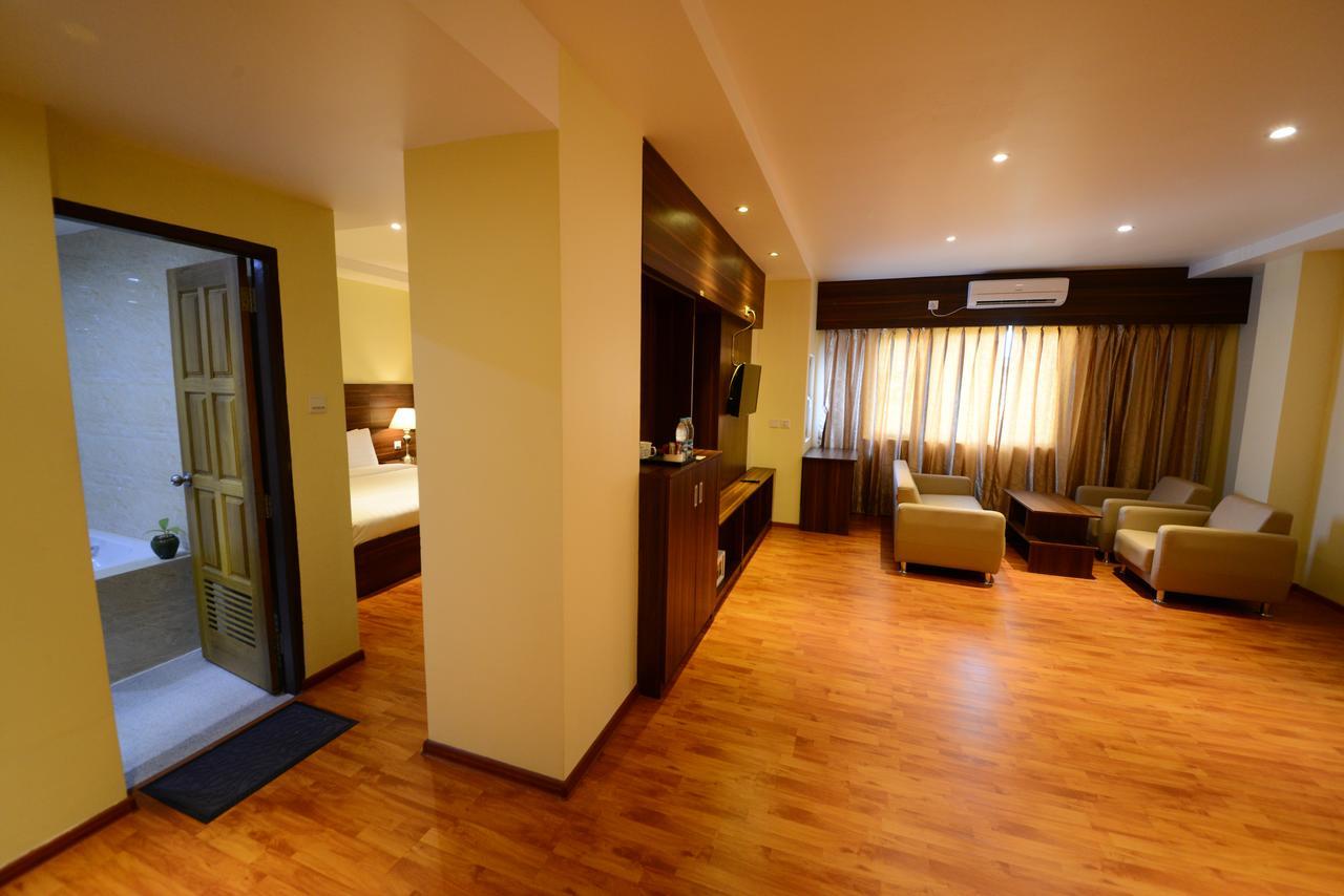 Silver Green Hotel Rangun Kültér fotó