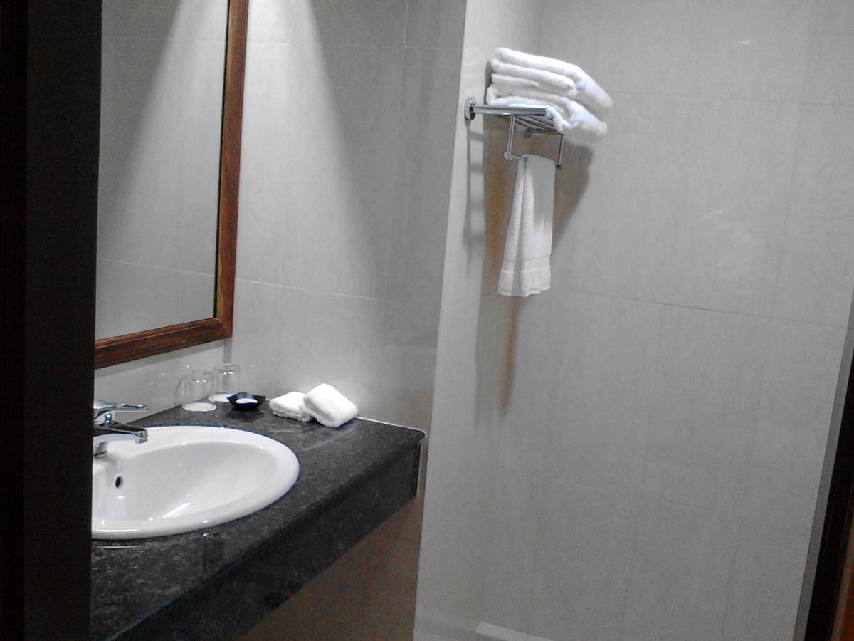 Silver Green Hotel Rangun Kültér fotó