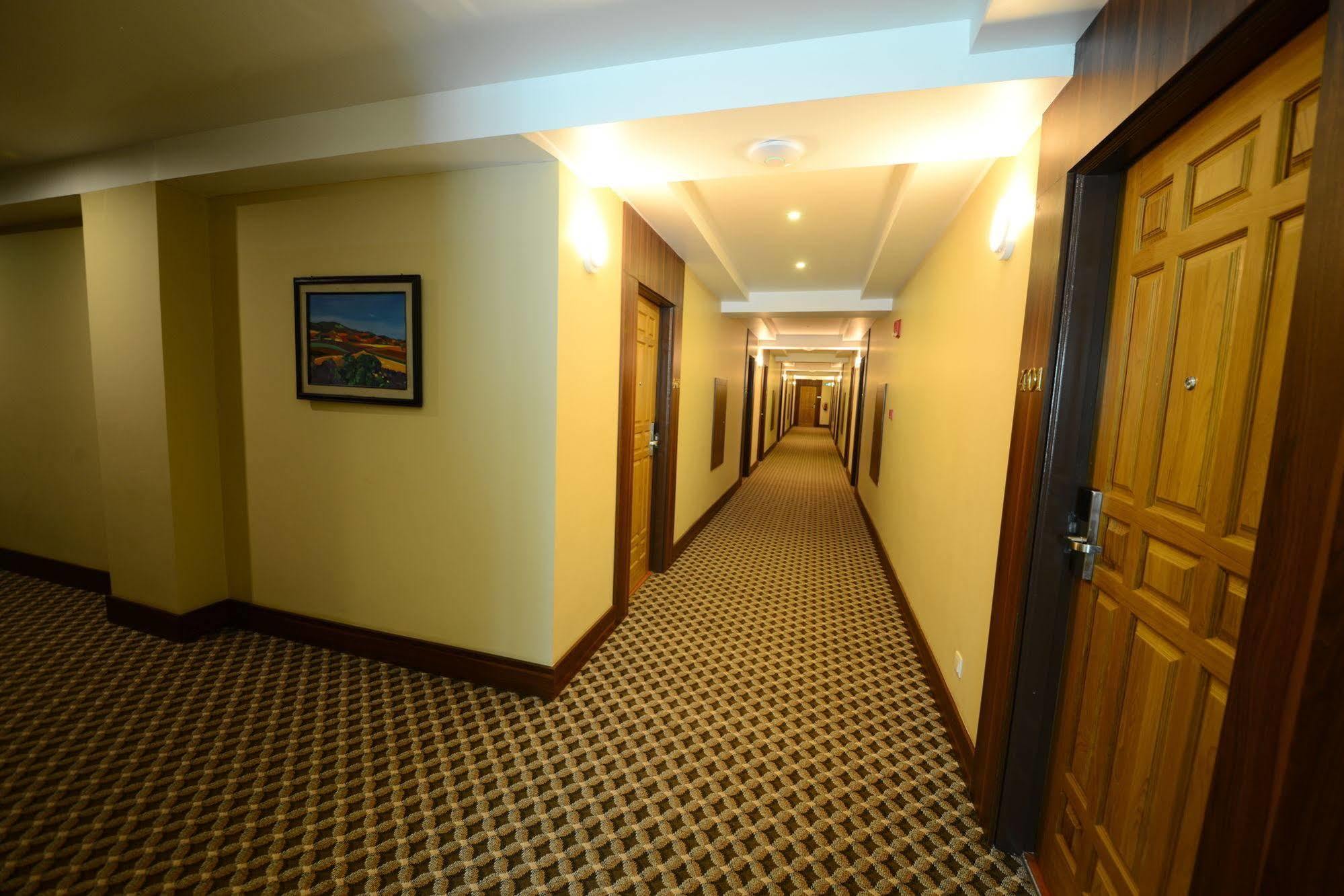 Silver Green Hotel Rangun Kültér fotó